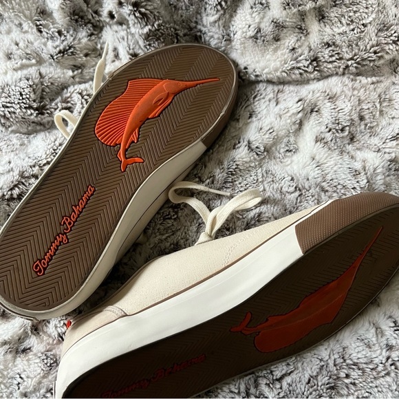 Tommy Bahama Relax Laguna Beach Cream White Lace Up Sneaker Brown Gum Sole - Picture 4 of 5